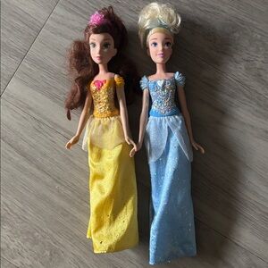 Bundle of 2 princess dolls Belle and Cinderella